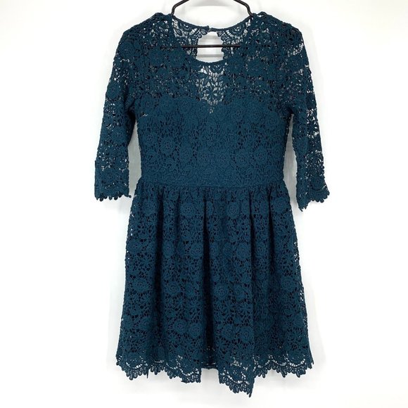 L'ATISTE by Amy Dress Blue Crochet Mini Open Back Fit Flare Lace - Picture 2 of 11